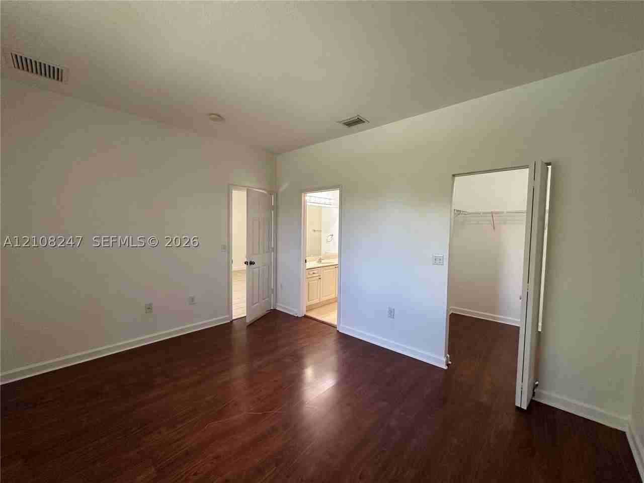 2641 Ne 4th St #204 - Photo 7 of 26