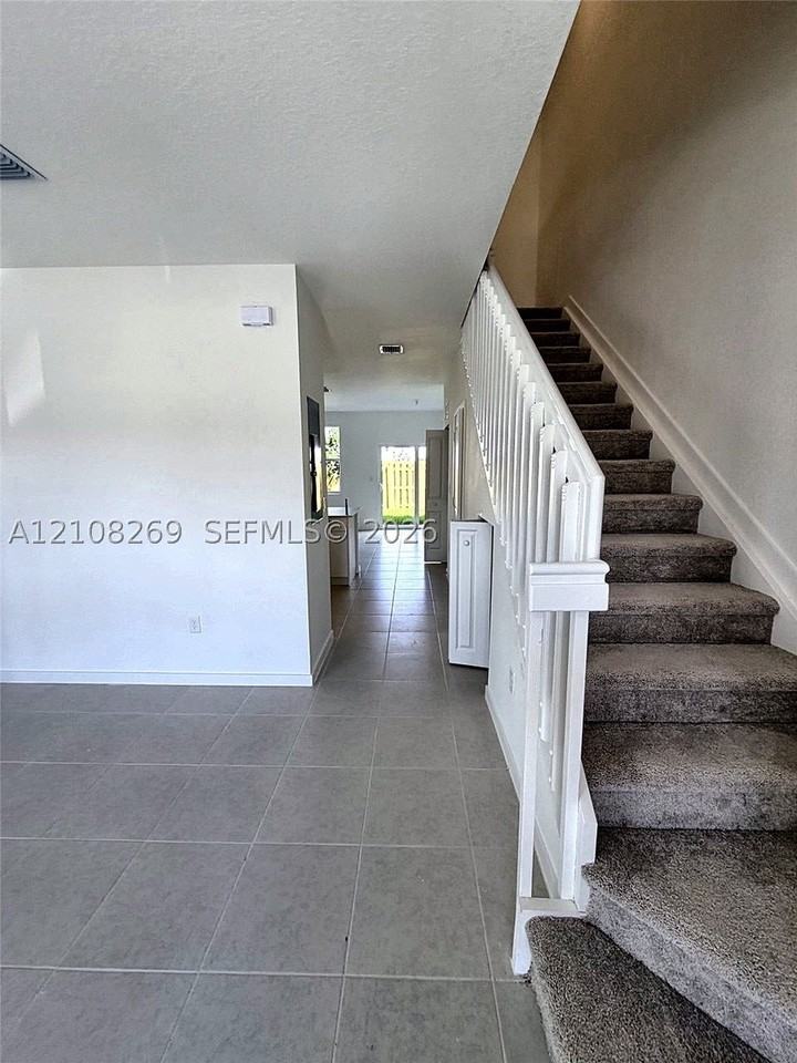 2593 Se 25th Dr - Photo 3 of 14