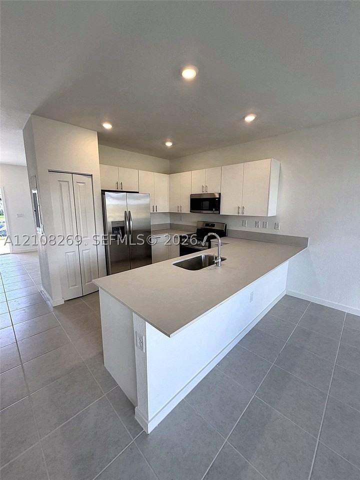 2593 Se 25th Dr - Photo 6 of 14