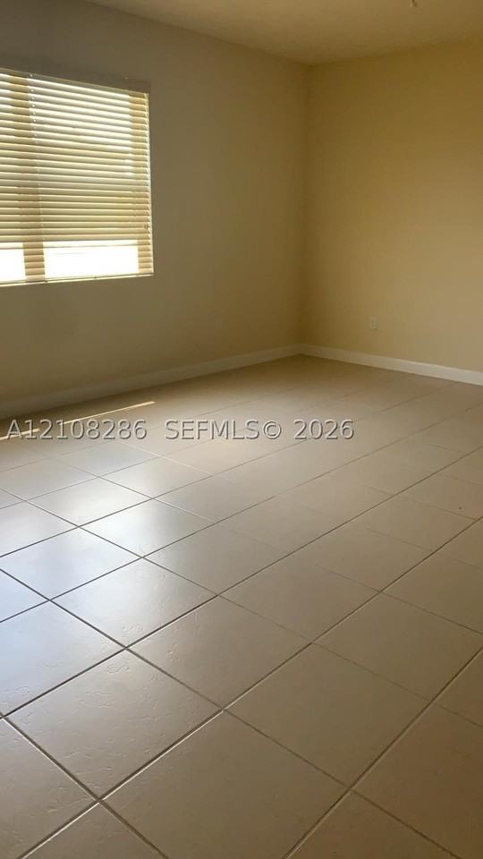 112 Se 28th Ter #21 - Photo 3 of 15