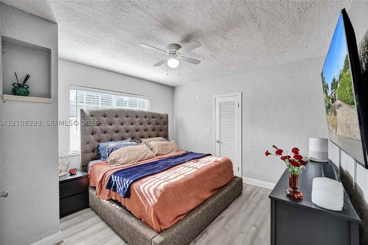 2826 Dewey St - Photo 6 of 21