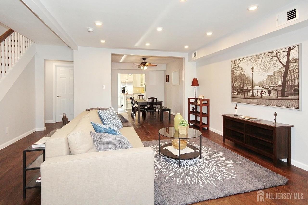 41 2nd Ave - Photo 4 of 17