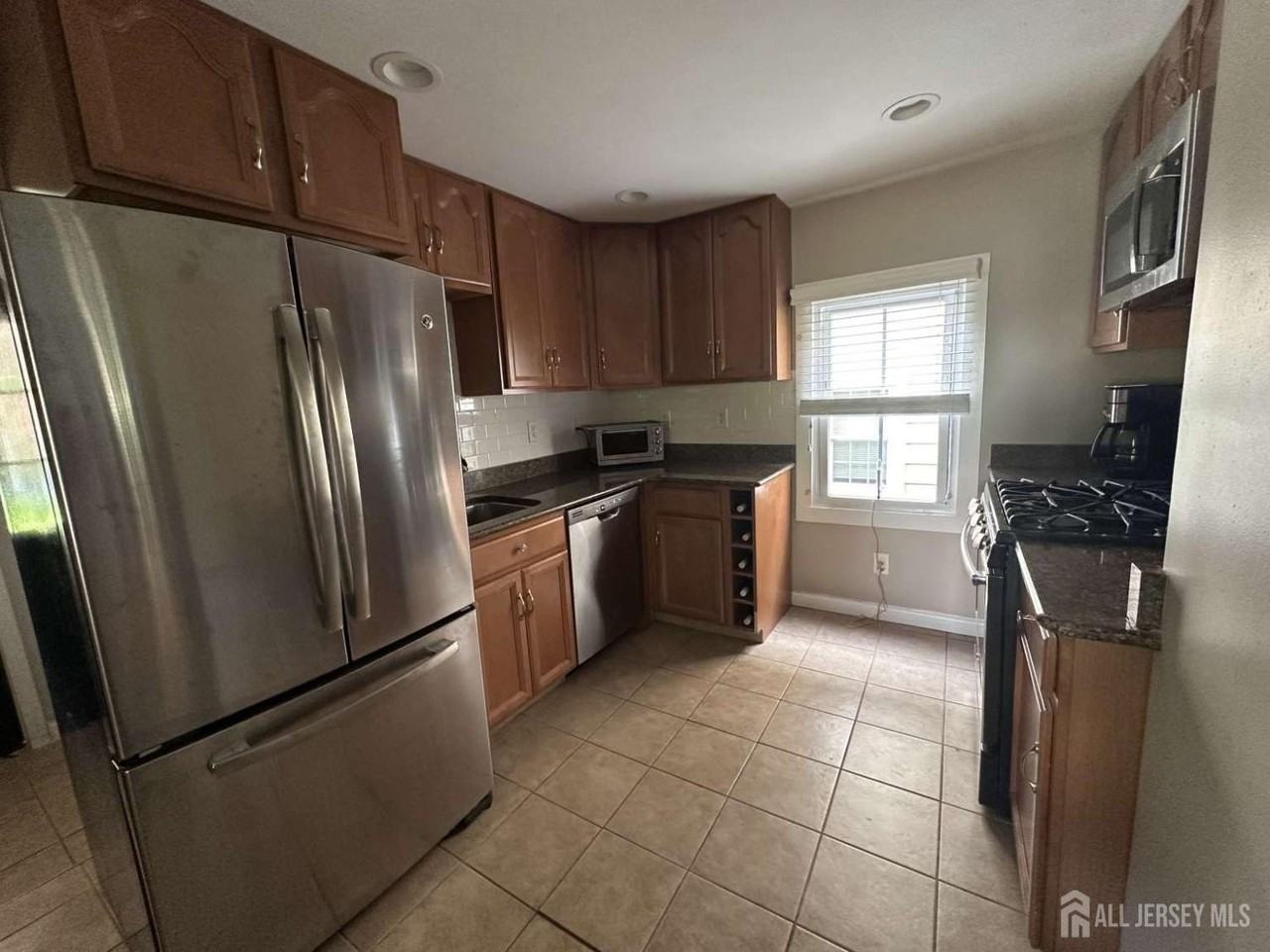 22 Maplewood Ave - Photo 5 of 14