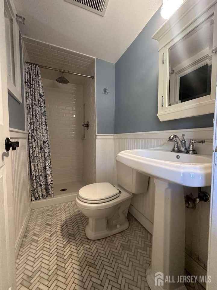 22 Maplewood Ave - Photo 6 of 14