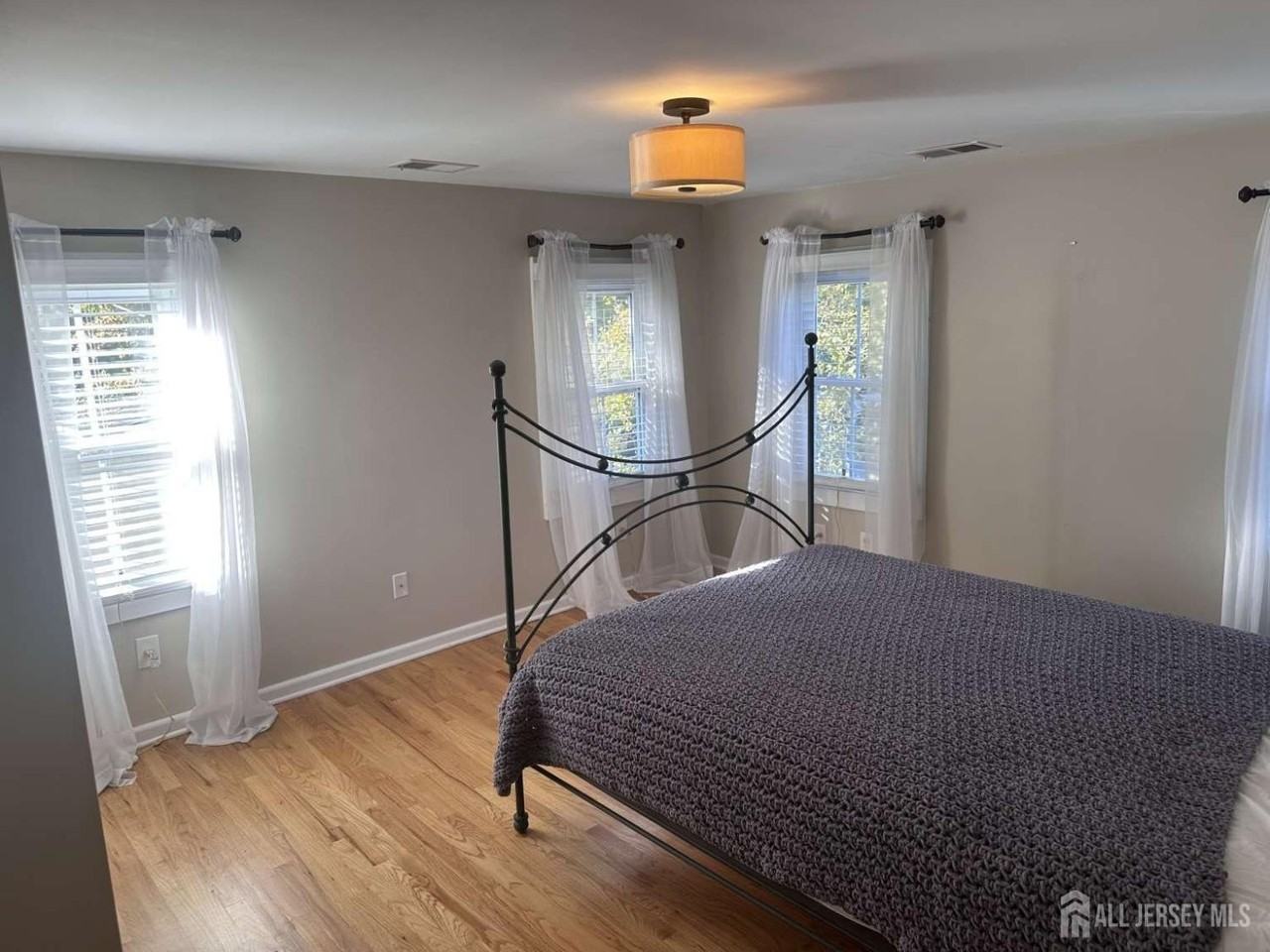 22 Maplewood Ave - Photo 7 of 14