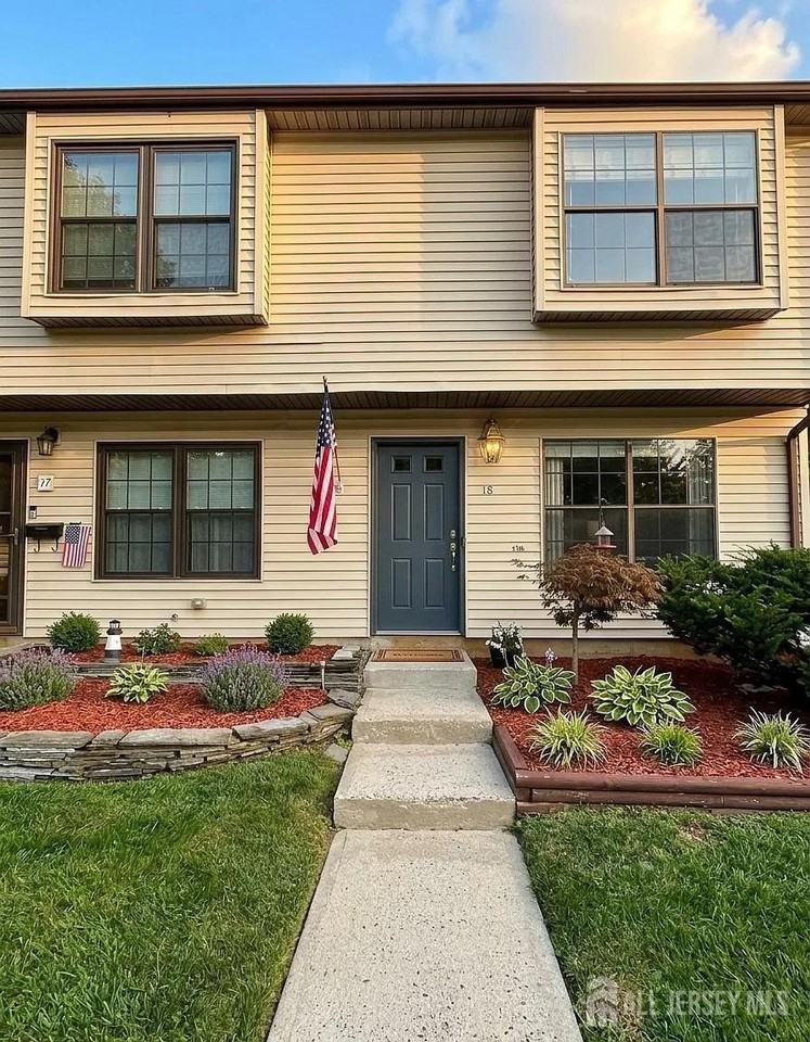 115 Willett Ave #18C