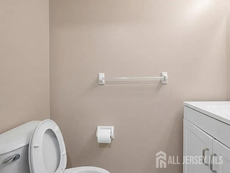 115 Willett Ave #18C - Photo 7 of 10