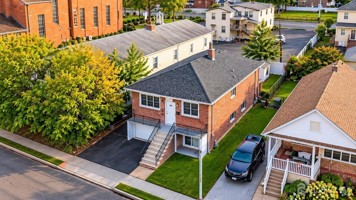 featured image of 287 E Smith St