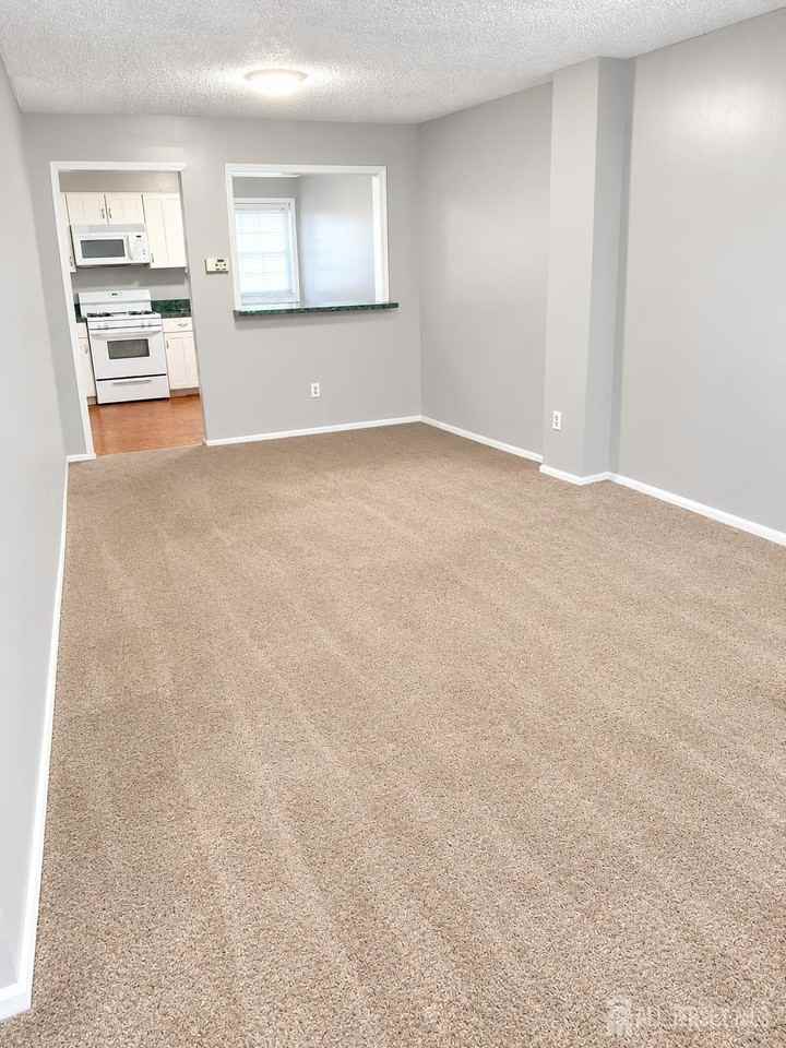 113 Primrose Ln - Photo 7 of 8
