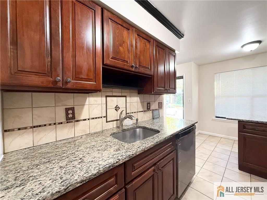 18 Dogwood Dr - Photo 4 of 39
