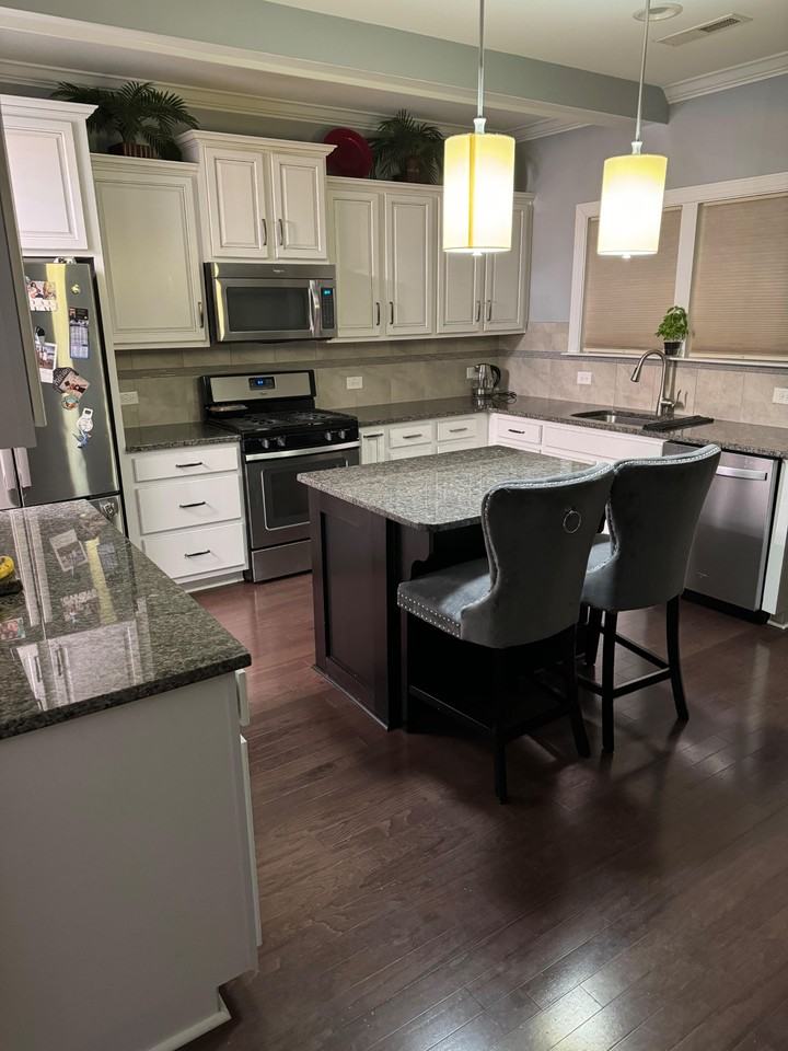 Shady Grove Ct - Photo 3 of 16