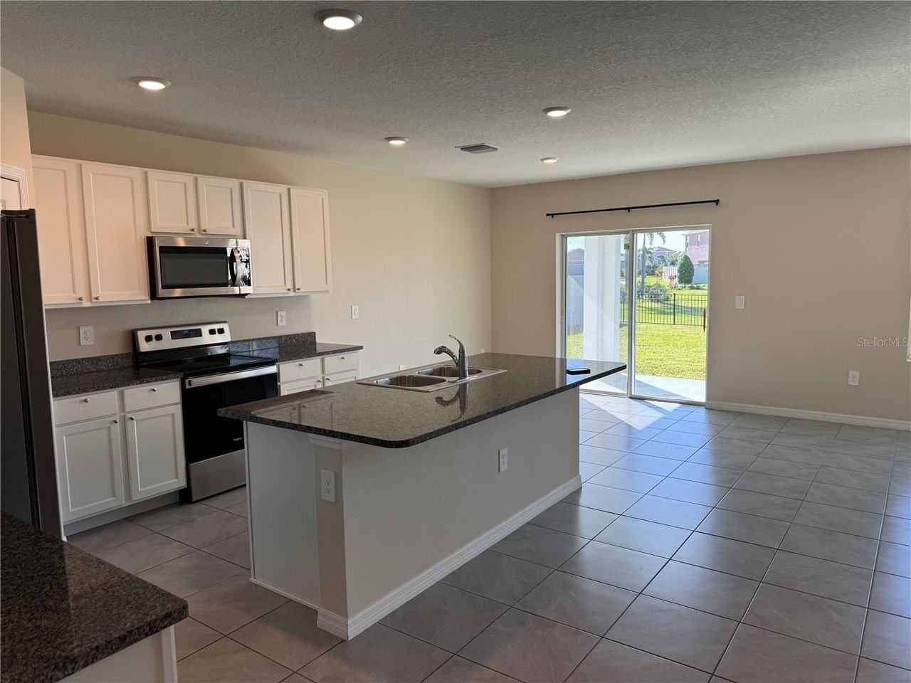 17448 Harvest Moon Way - Photo 3 of 21