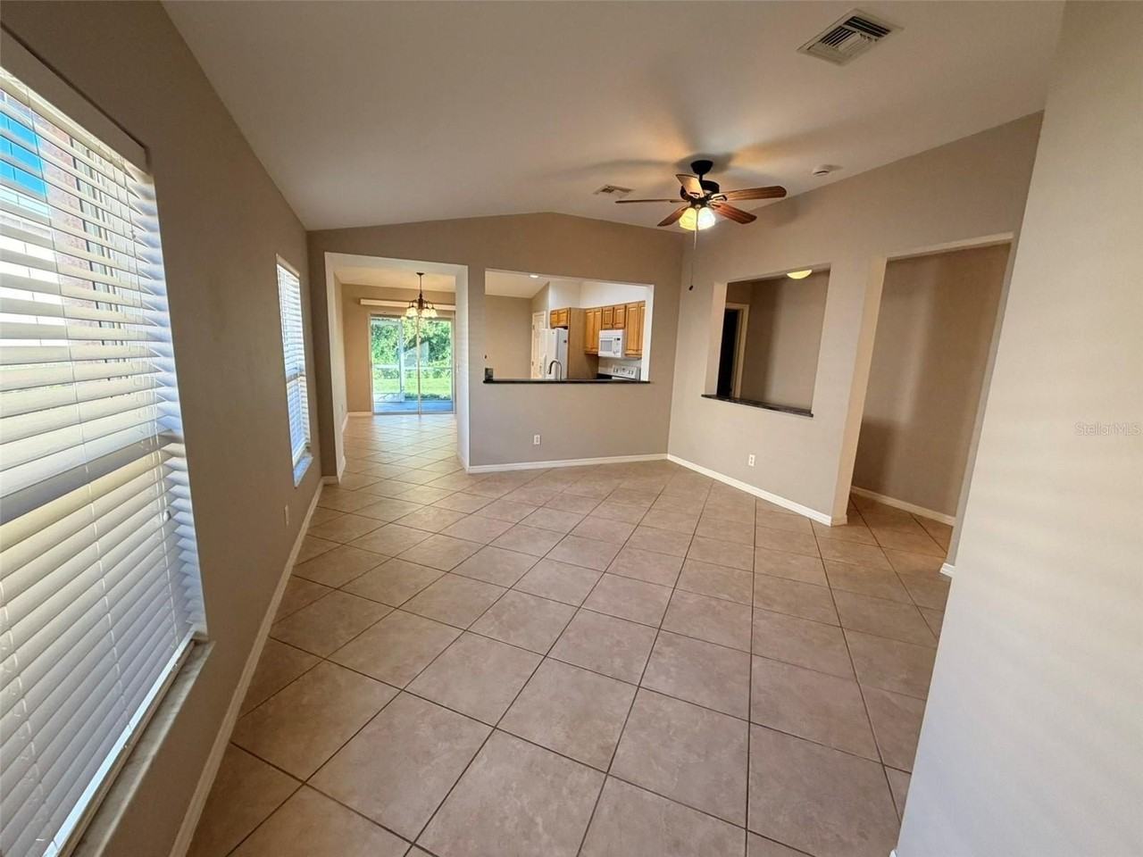 13356 Sw Pembroke Cir N - Photo 2 of 15