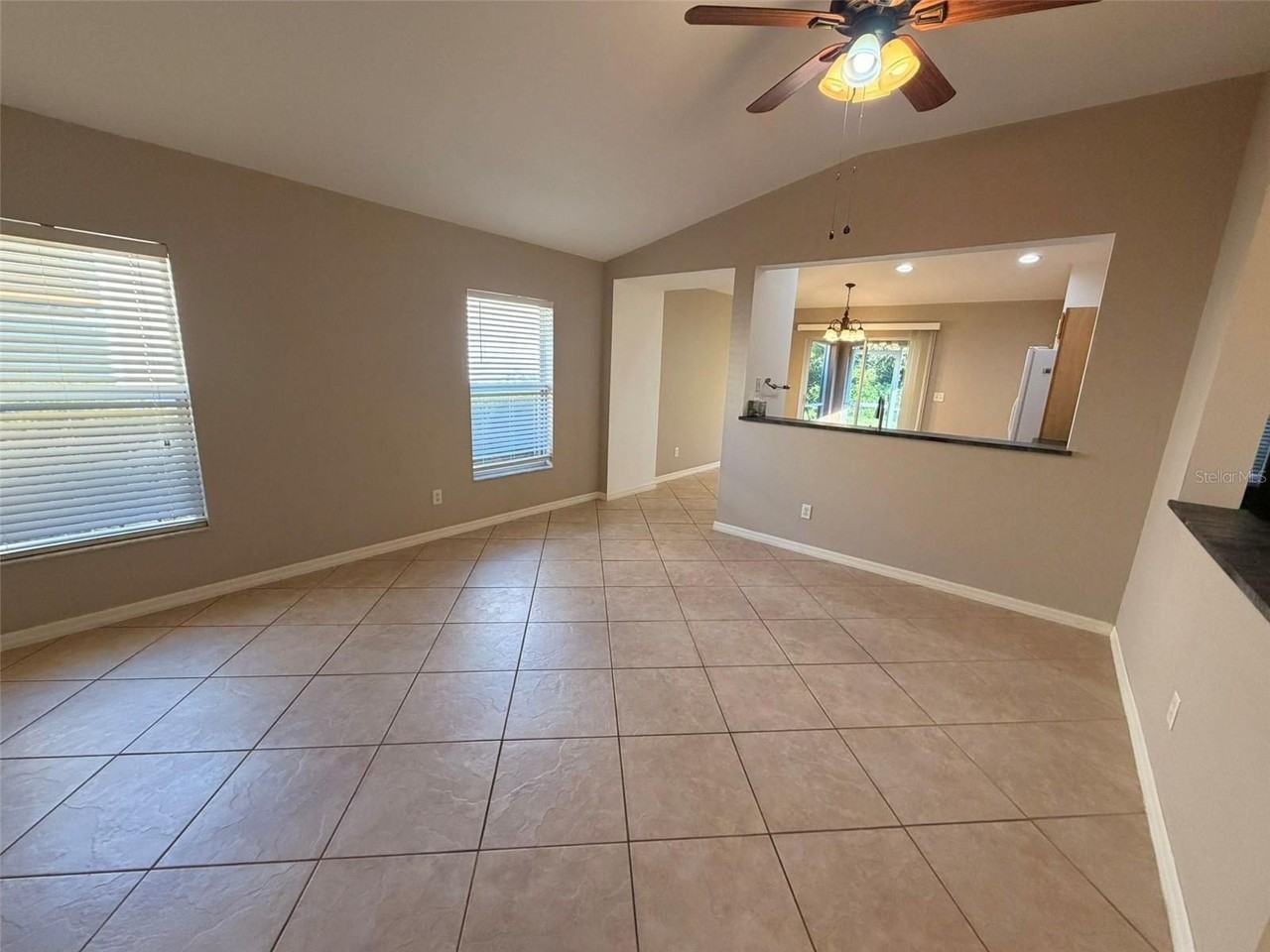 13356 Sw Pembroke Cir N - Photo 3 of 15