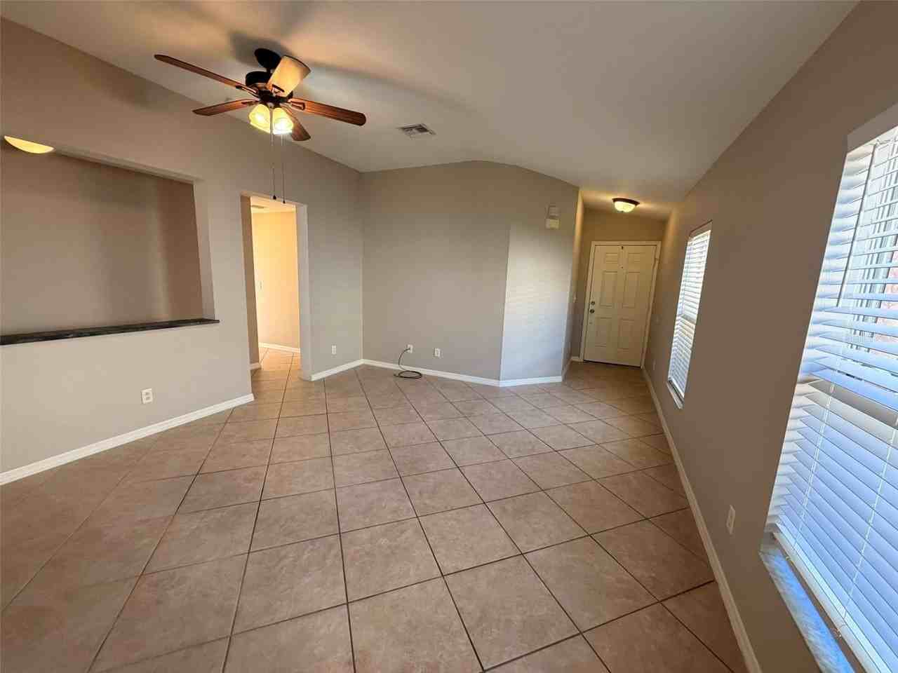 13356 Sw Pembroke Cir N - Photo 4 of 15