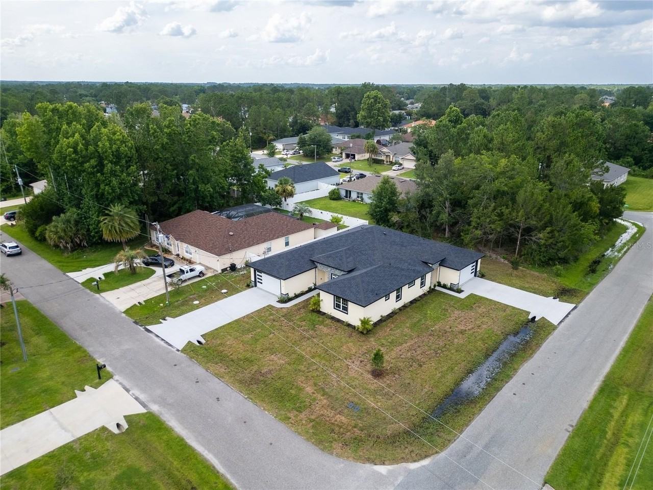 2 Buttonbush Ln #A - Photo 2 of 20