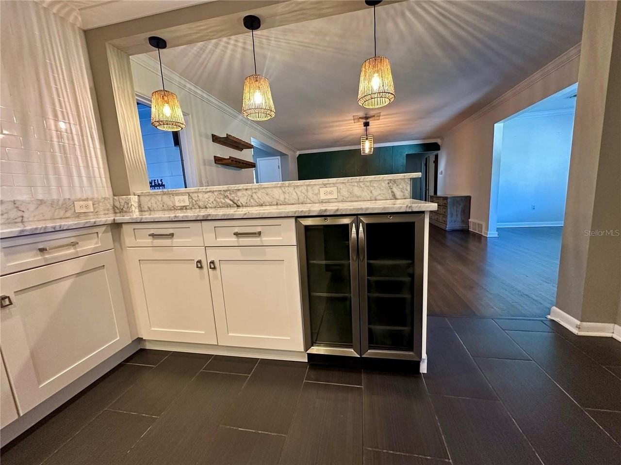 2165 Lake Dr - Photo 6 of 39