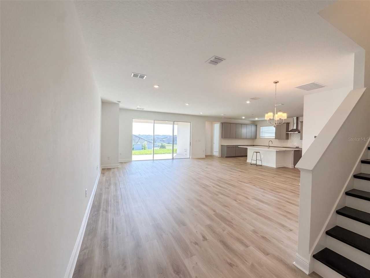 2140 Axel St - Photo 6 of 46