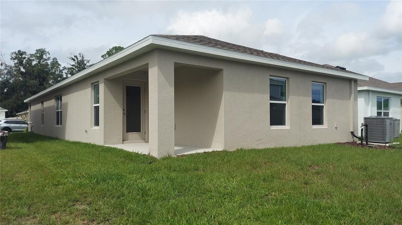 3035 Ne 20th Ter - Photo 2 of 21
