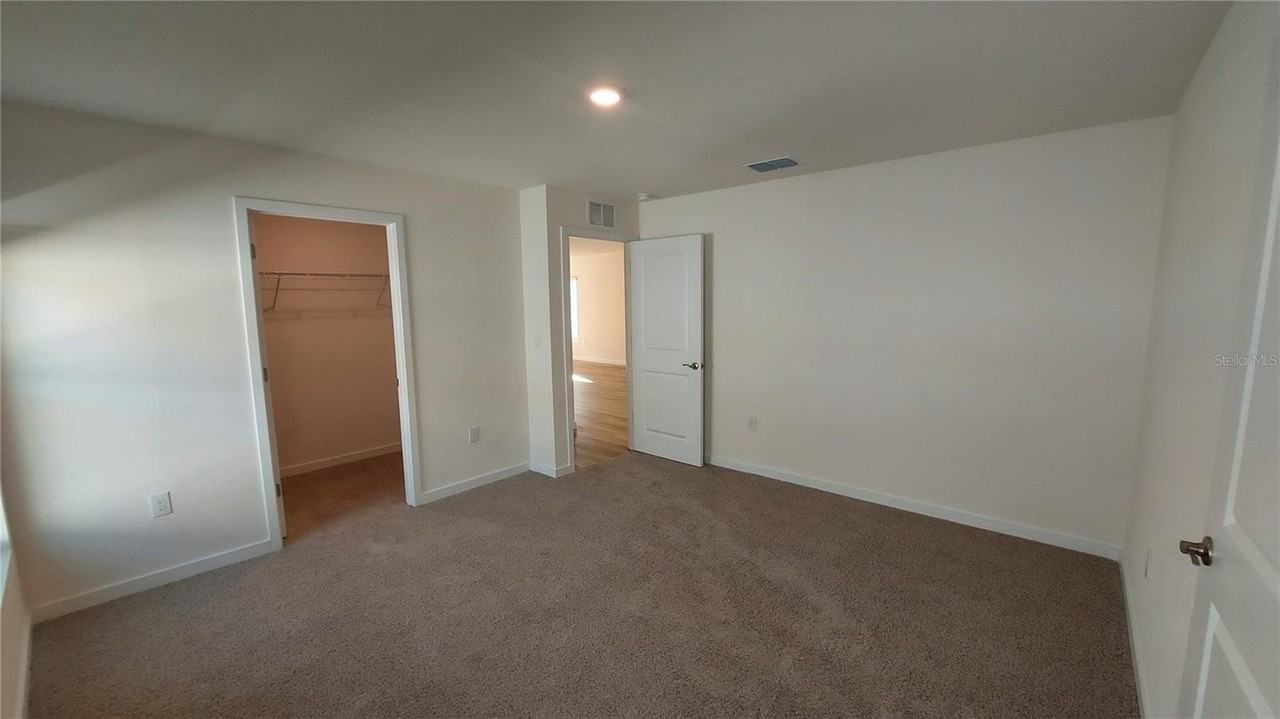 3035 Ne 20th Ter - Photo 7 of 21