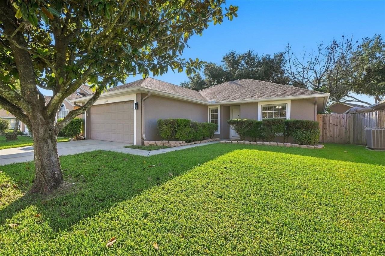 10806 Brown Trout Cir - Photo 2 of 25