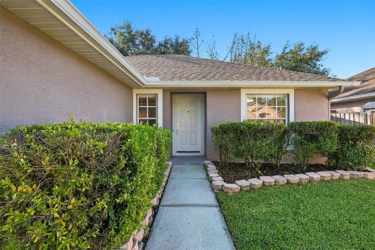 10806 Brown Trout Cir - Photo 3 of 25