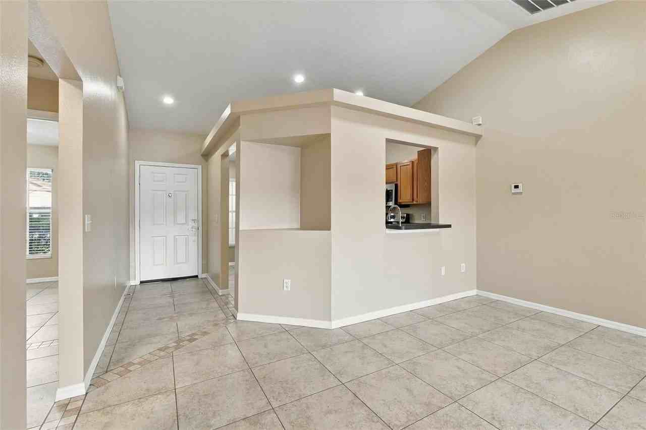 10806 Brown Trout Cir - Photo 7 of 25