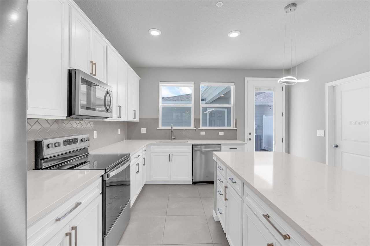 14187 Lanikai Beach Dr - Photo 6 of 50