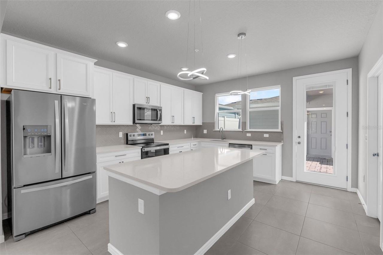 14187 Lanikai Beach Dr - Photo 7 of 50