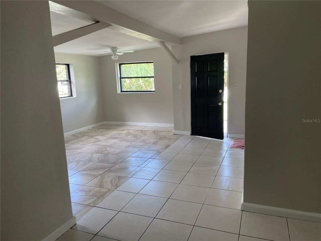 1107 Kimball Dr - Photo 2 of 13