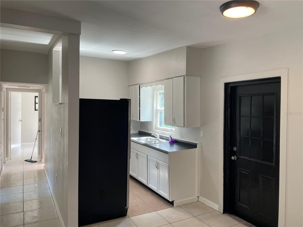 1107 Kimball Dr - Photo 3 of 13