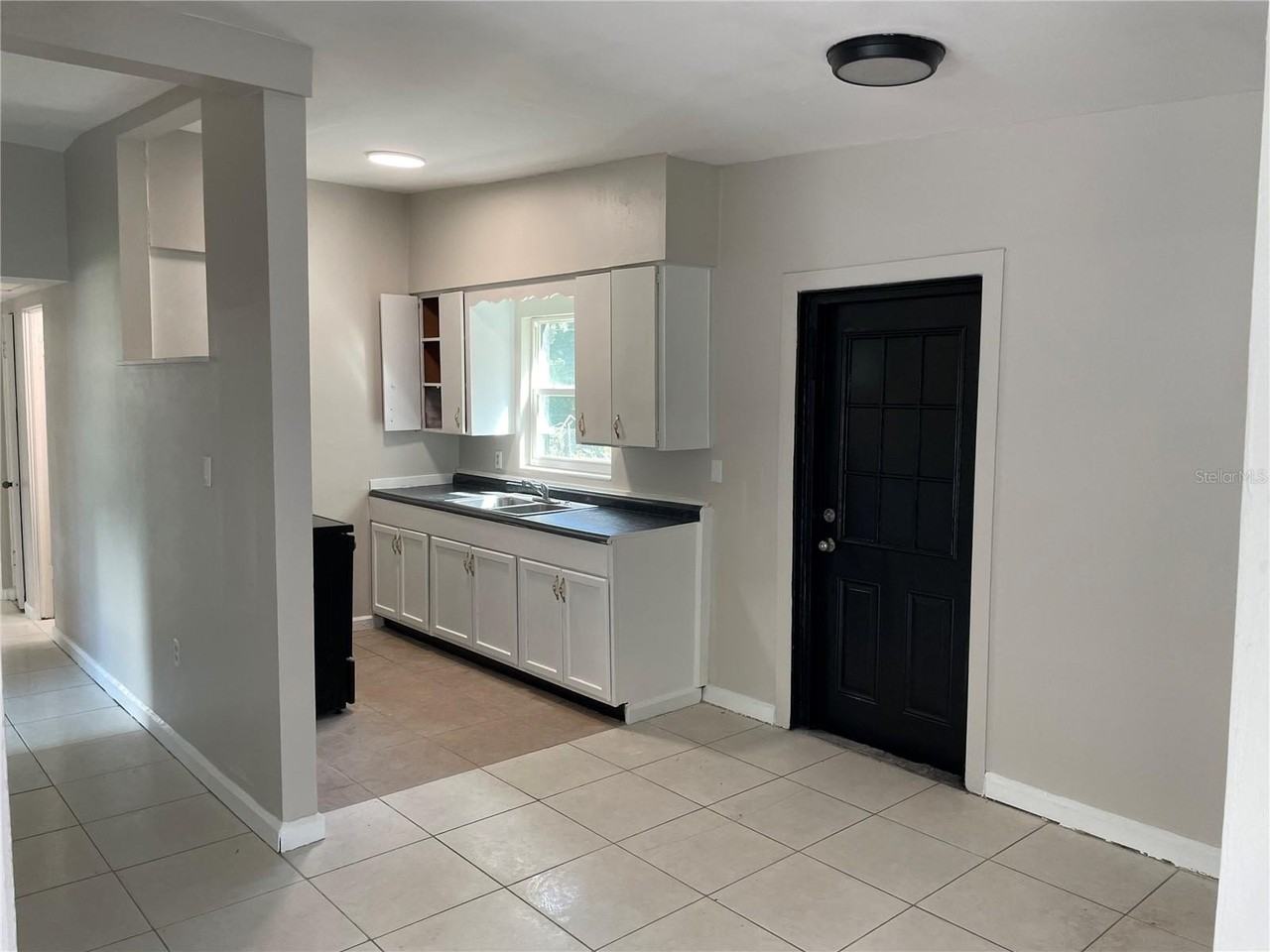 1107 Kimball Dr - Photo 4 of 13