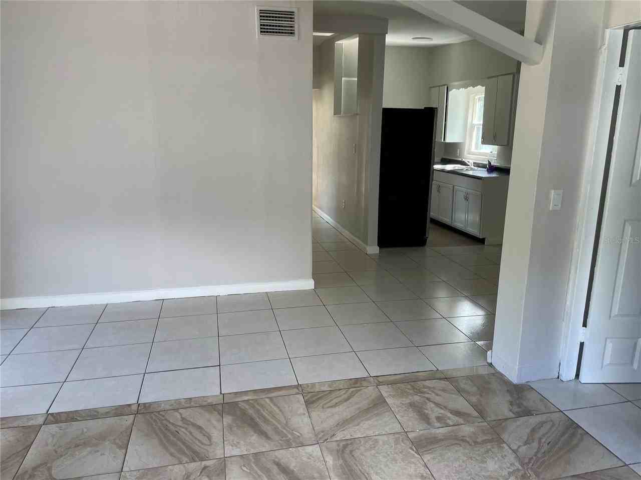 1107 Kimball Dr - Photo 5 of 13