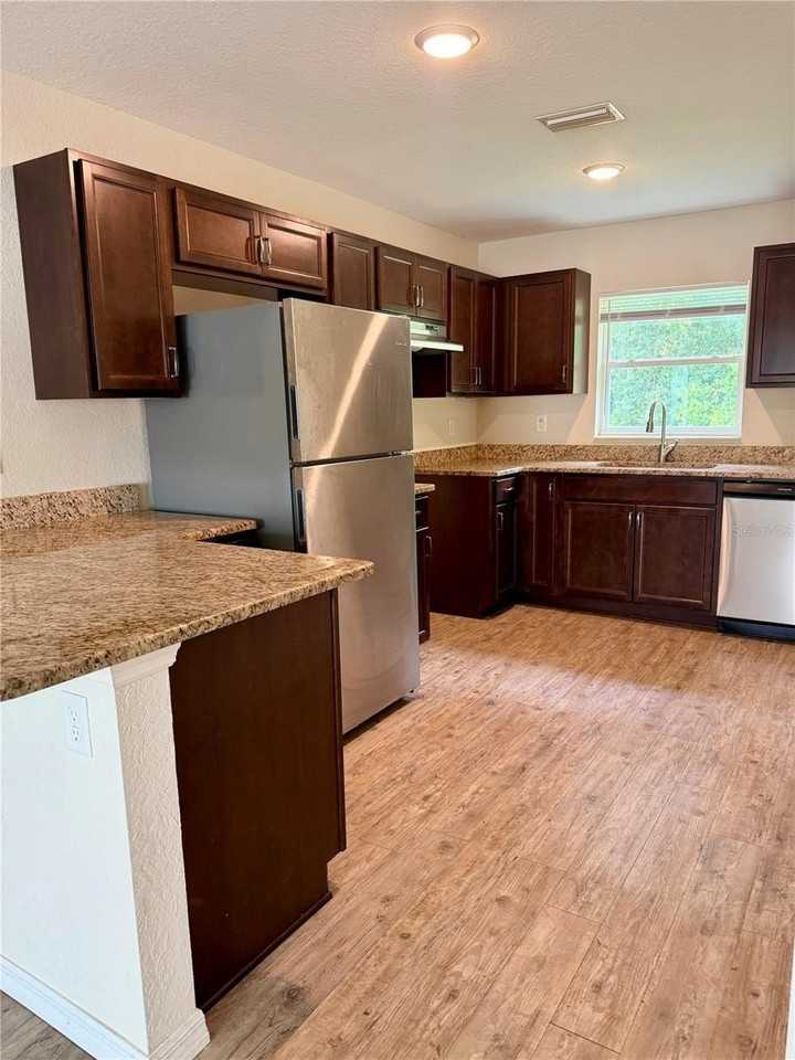 2145 Ne 78th Ln #B - Photo 2 of 13