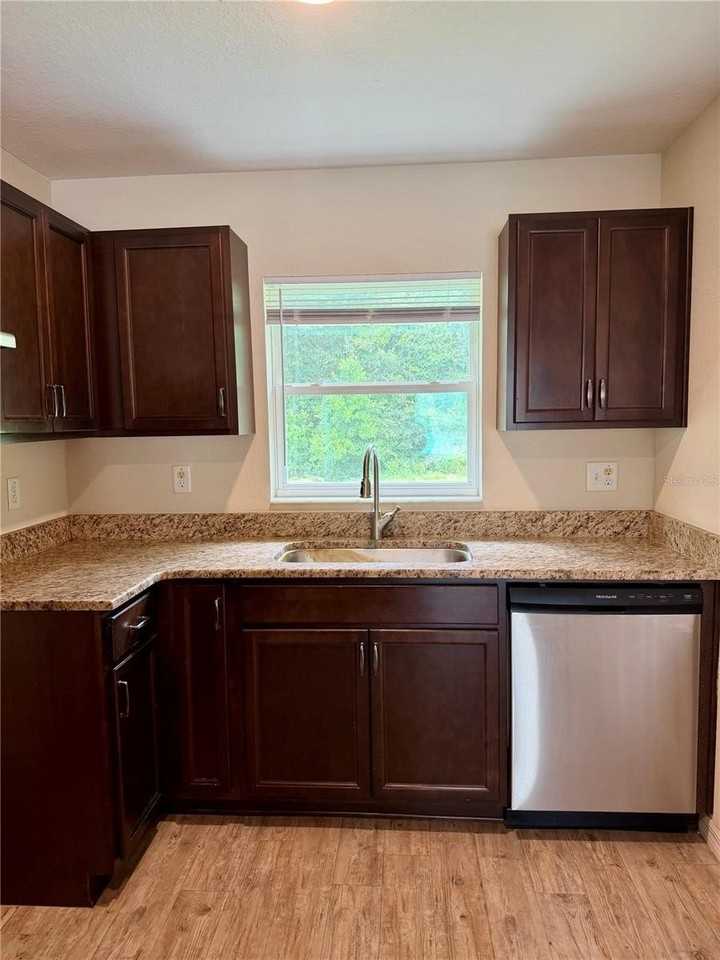 2145 Ne 78th Ln #B - Photo 3 of 13