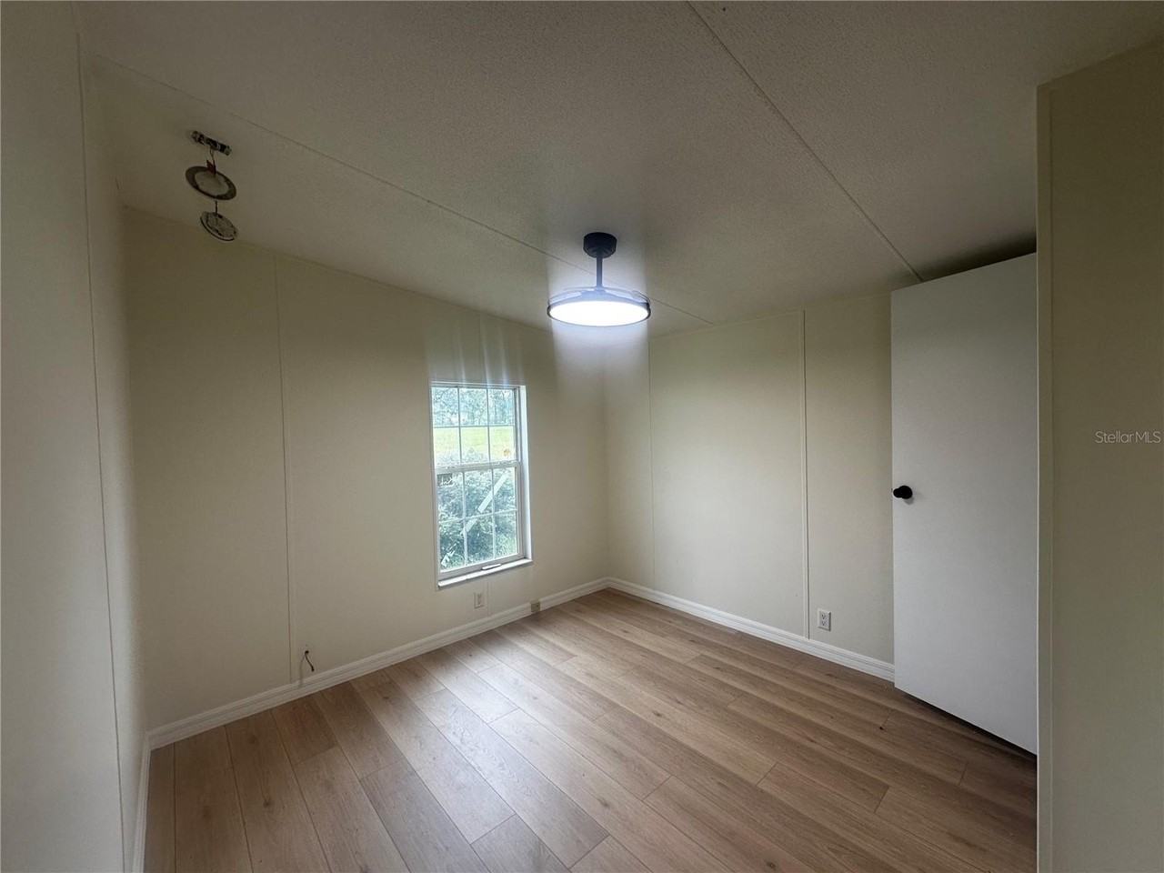 16600 Sw 40th St - Photo 4 of 5