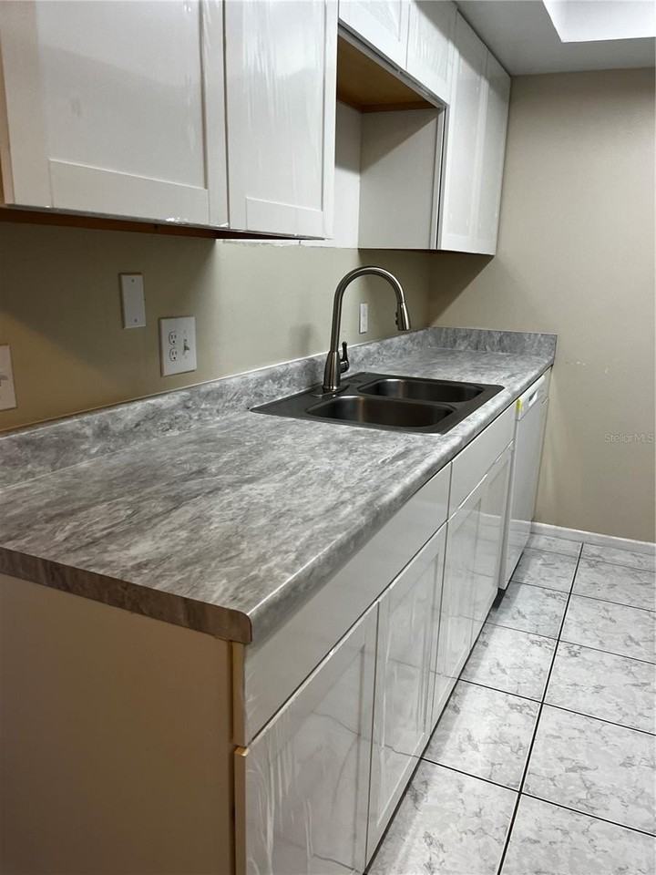 2509 Rio Pinar Lakes Blvd - Photo 4 of 15