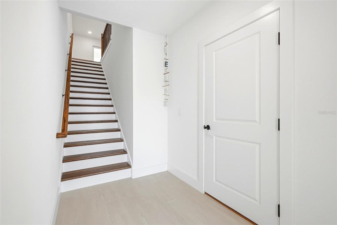 9936 Key Haven Rd - Photo 4 of 50