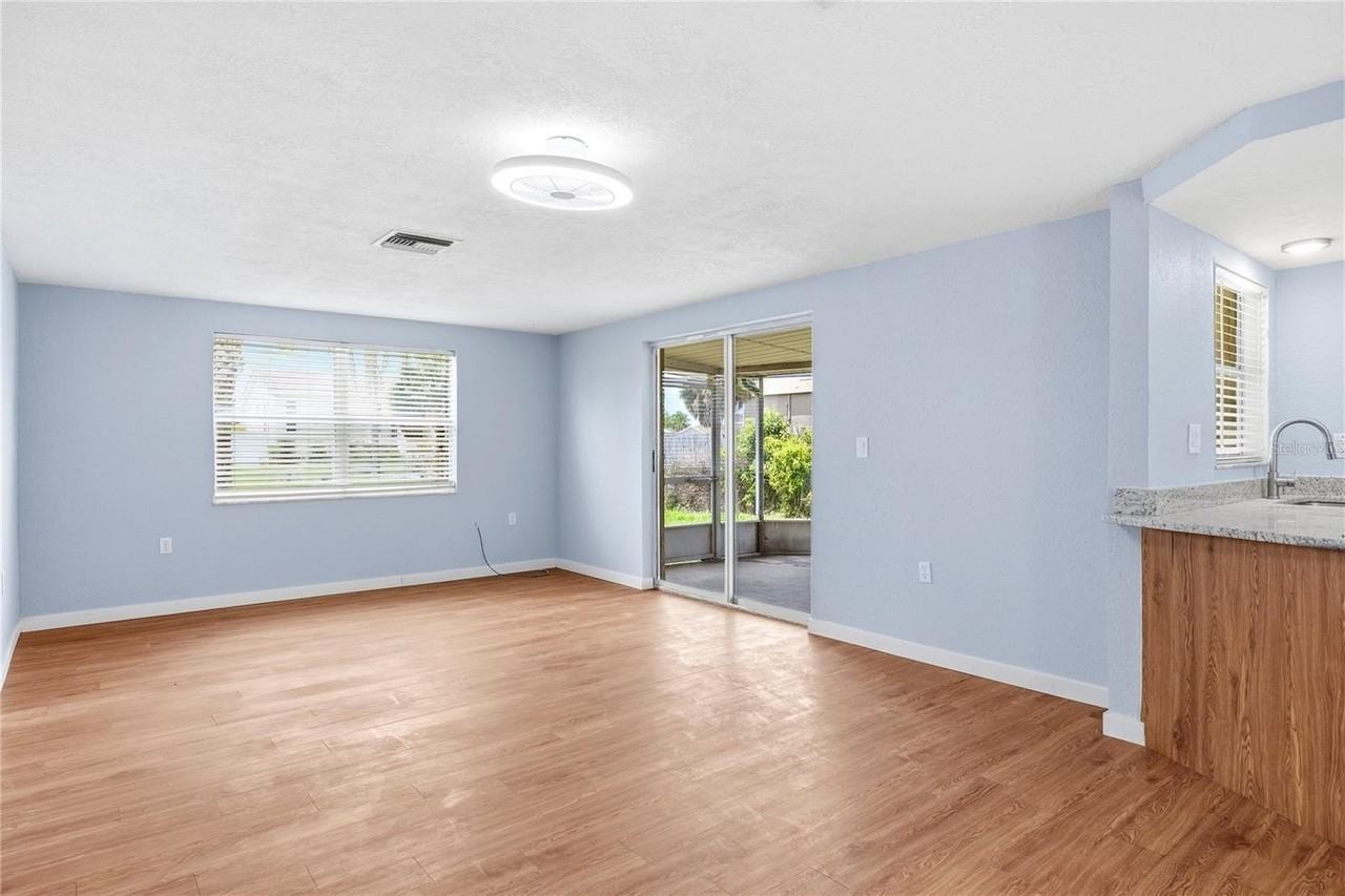 7328 Mako Dr - Photo 4 of 33