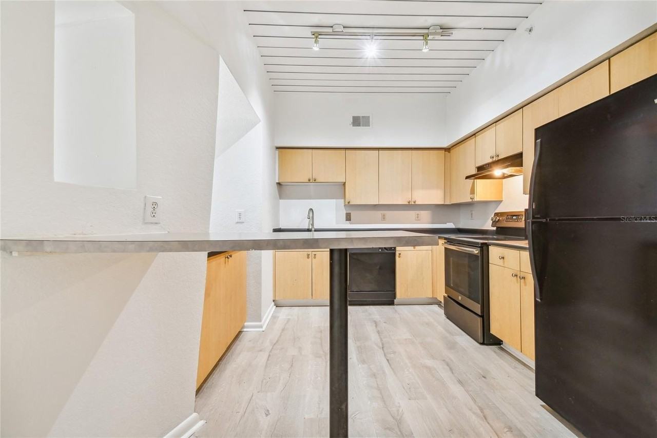 2410 W Azeele St #222 - Photo 2 of 27