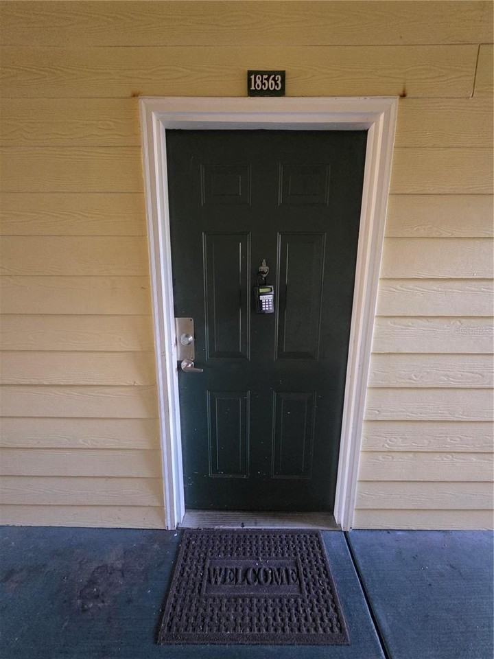 18563 Bridle Club Dr - Photo 2 of 21