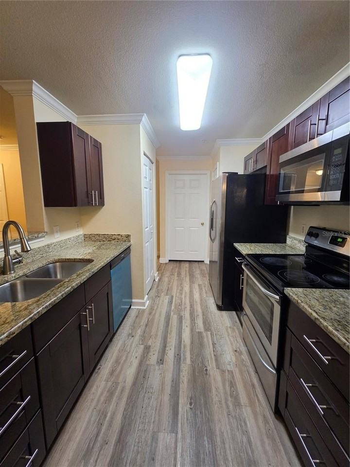 18563 Bridle Club Dr - Photo 6 of 21