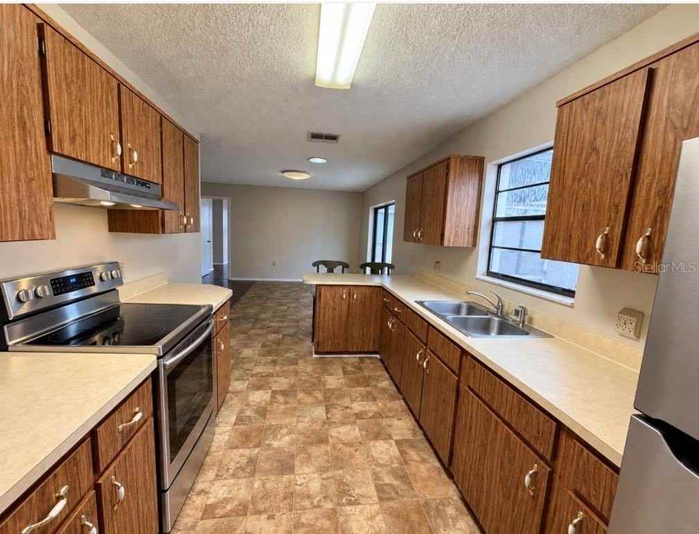 5280 Beachview Dr - Photo 5 of 29