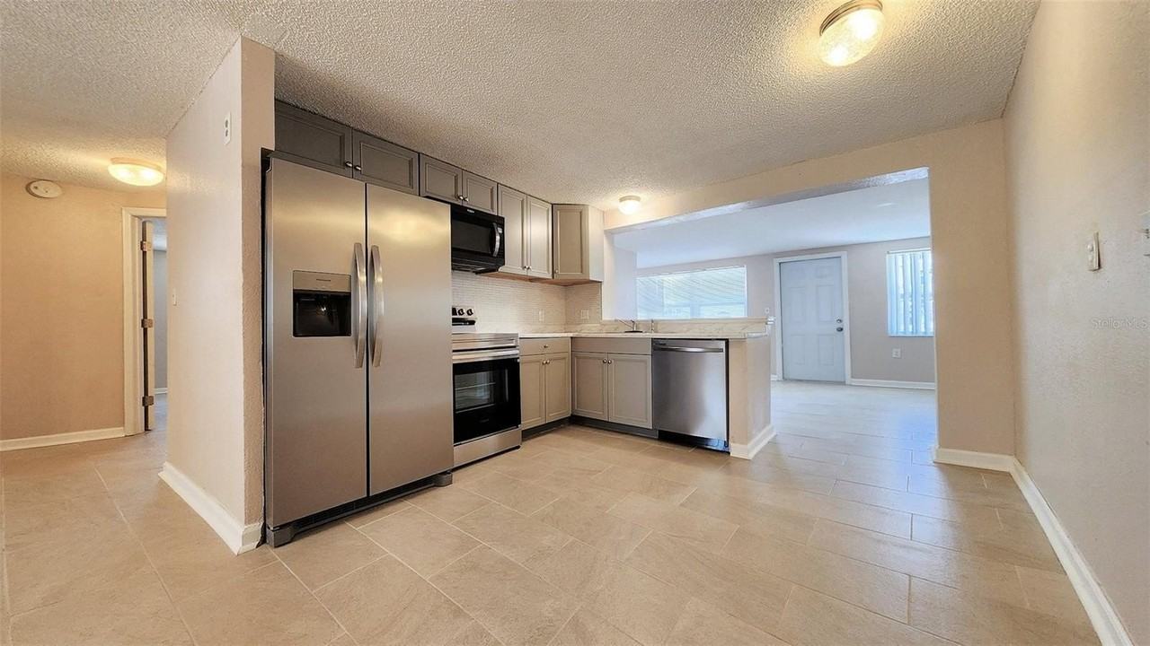 13738 Melanie Ave - Photo 5 of 40