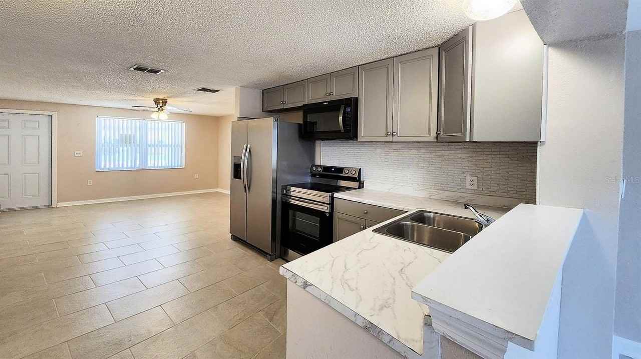 13738 Melanie Ave - Photo 6 of 40