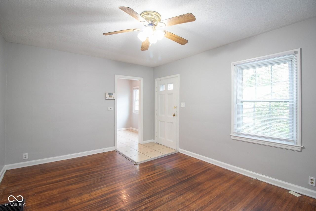 4646 Caroline Ave - Photo 2 of 12