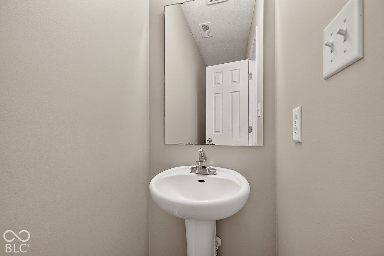 1207 Topp Creek Dr - Photo 4 of 28