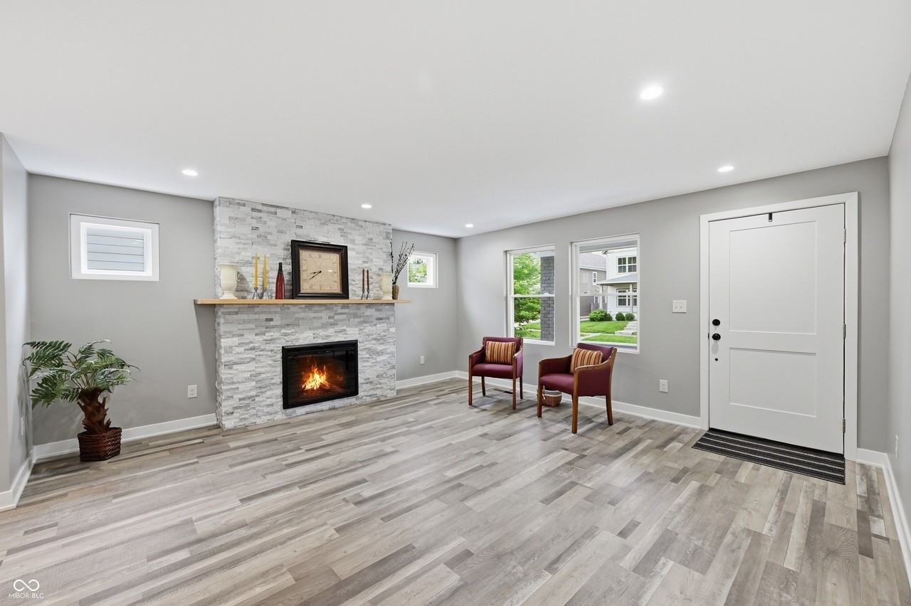 209 N Hamilton Ave - Photo 2 of 47