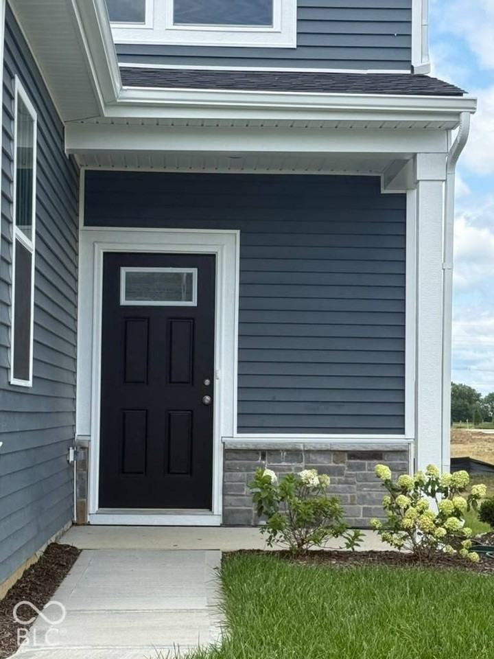3802 Sterling Dr - Photo 2 of 35