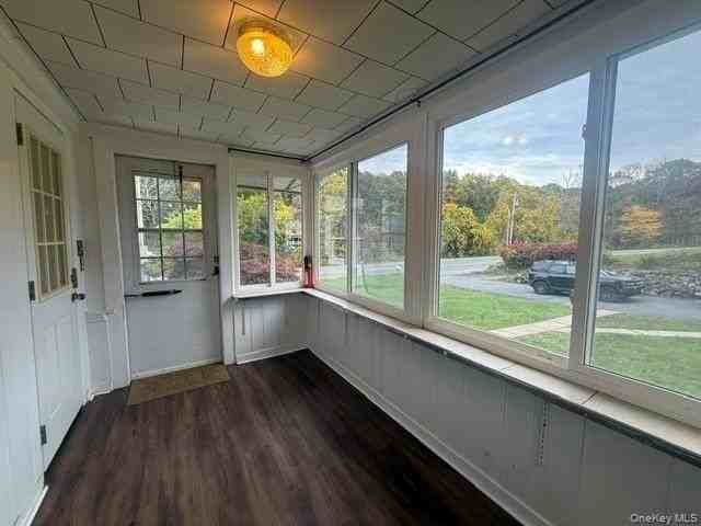 1290 Lakes Rd - Photo 4 of 30
